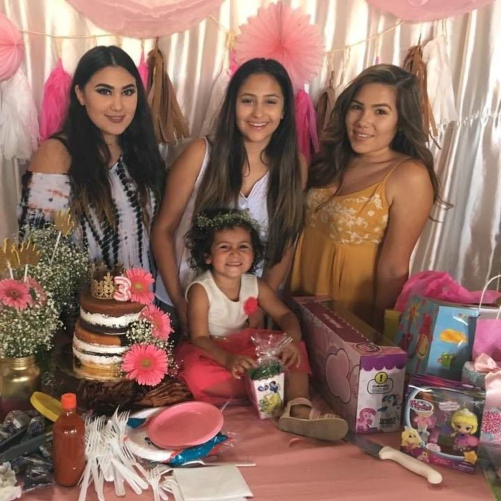 Meet your Posher, Evelia