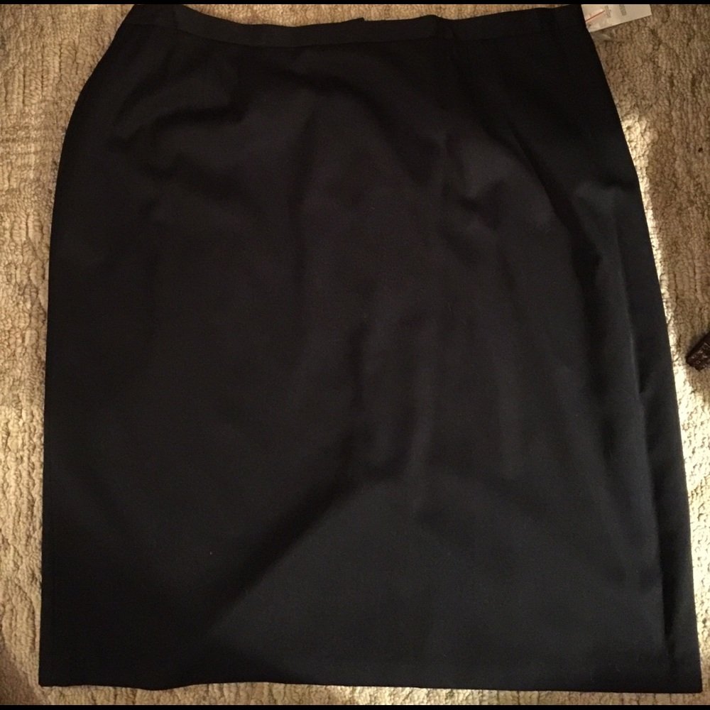 Maggie Barnes Lined Black Skirt