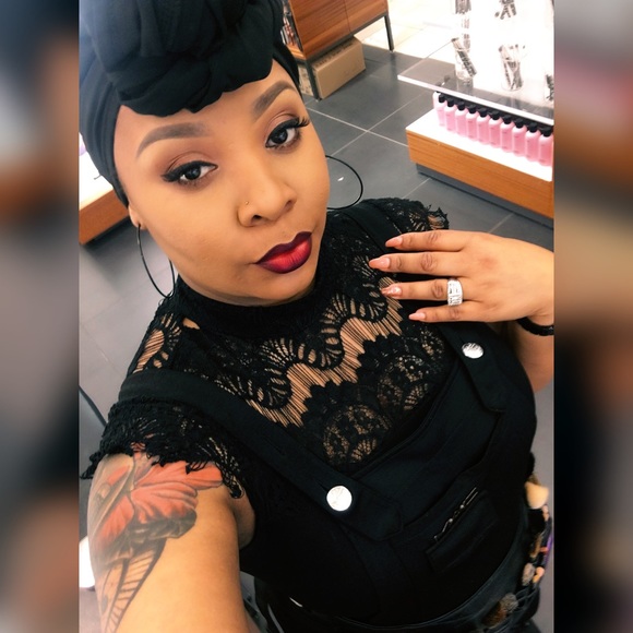 Meet your Posher, Kimberly - Picture 2 of 2