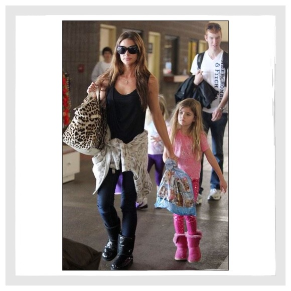 UGG Australia Short Black Sequin Sparkle Boots - Picture 5 of 6