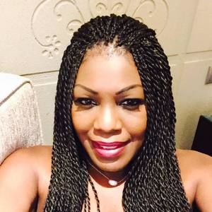 Meet your Posher, Tia