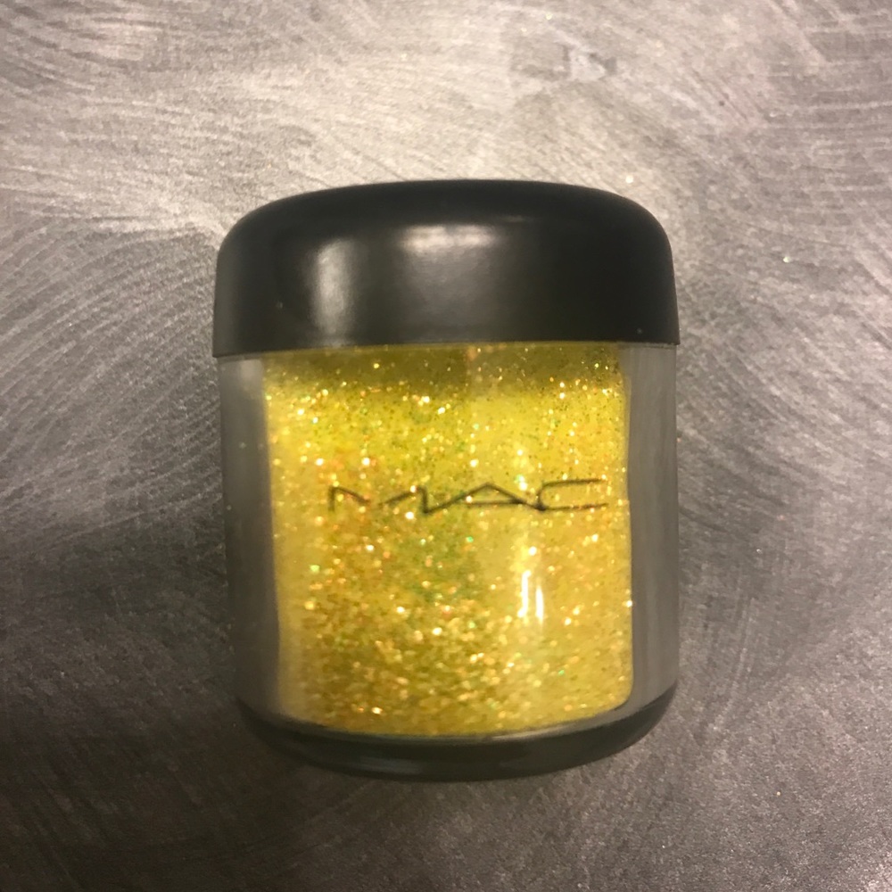 MAC Brilliant Glitter in "CRYSTALLED YELLOW"