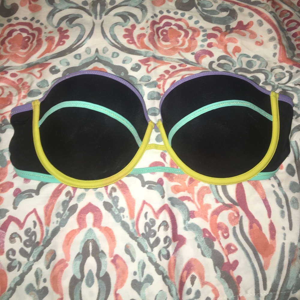 ❤️one day mark down ❤️VS Strapless Bikini Top