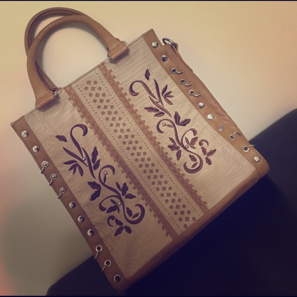 NICOLE LEE Handbag 👜
