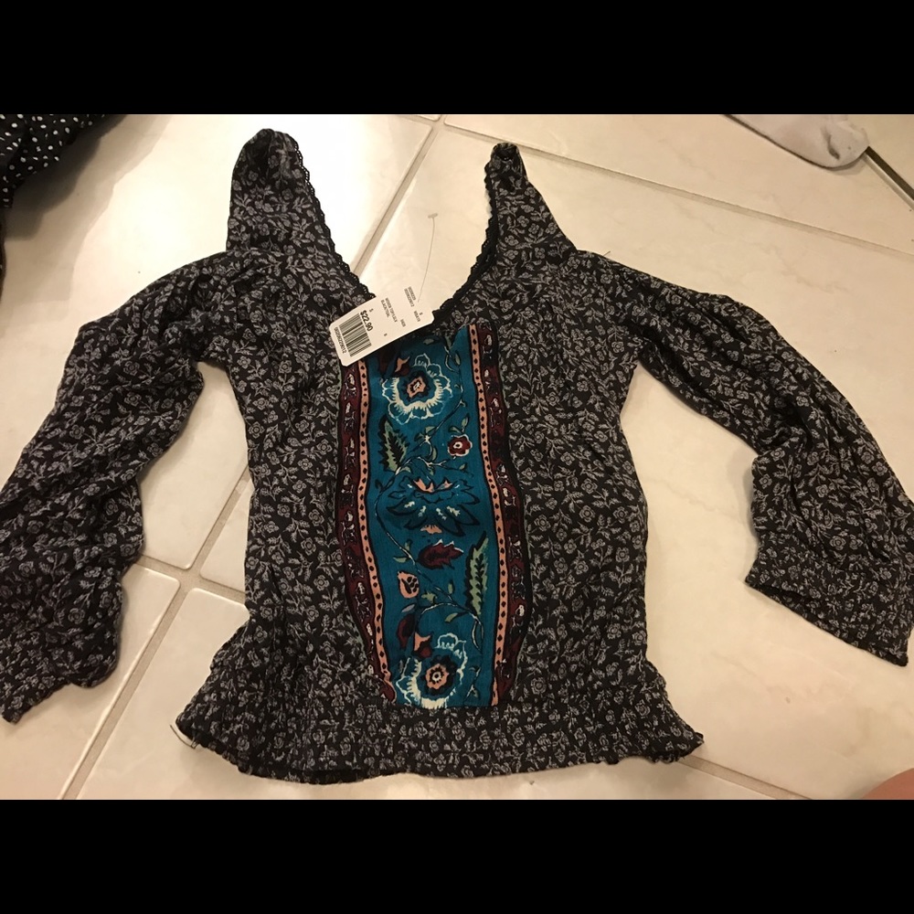 Forever 21 floral cold shoulder top NWT