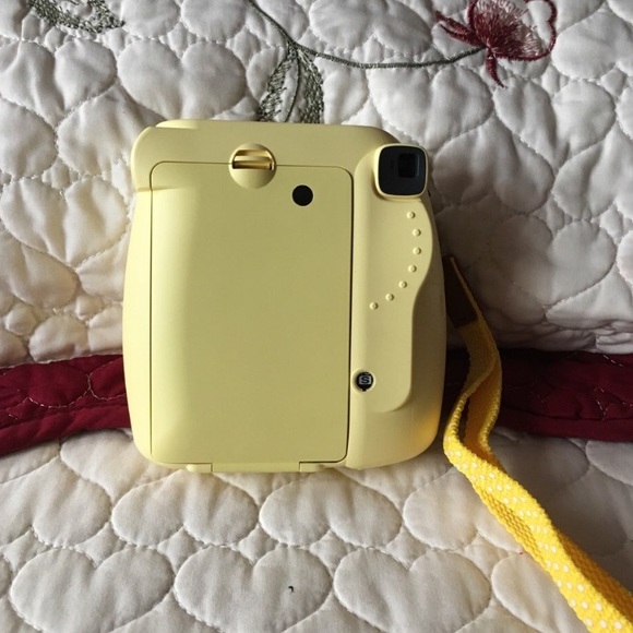 Yellow Fujifilm Instax Mini 8 Polaroid - Picture 2 of 4