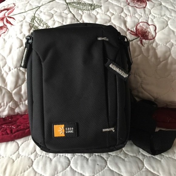 Yellow Fujifilm Instax Mini 8 Polaroid - Picture 4 of 4