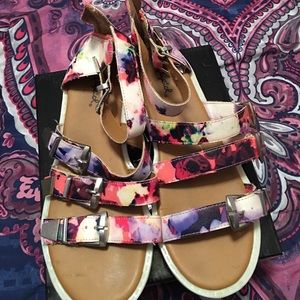 Size 8 Floral Sandals "GoJane"