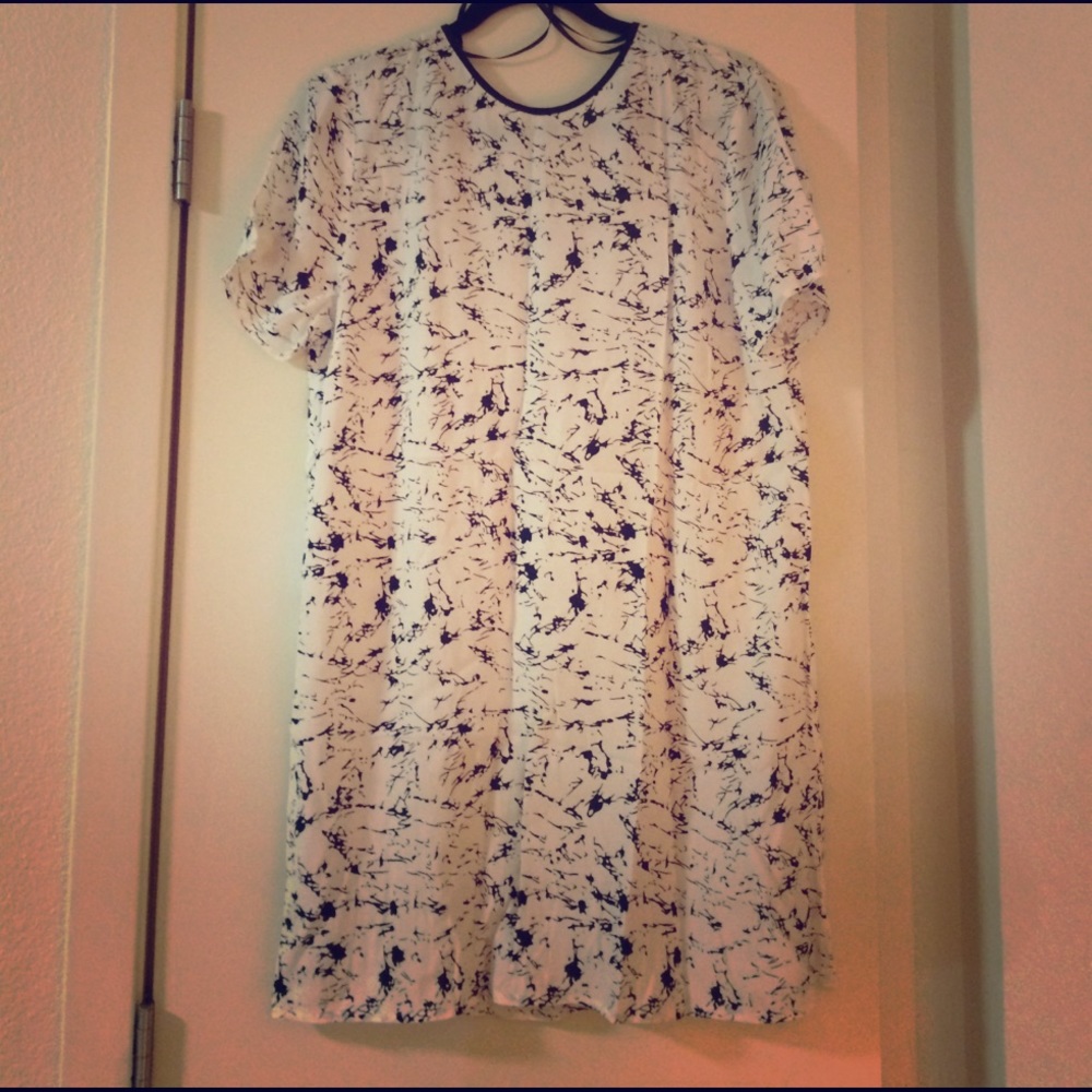 Artsy black & white Shift Dress