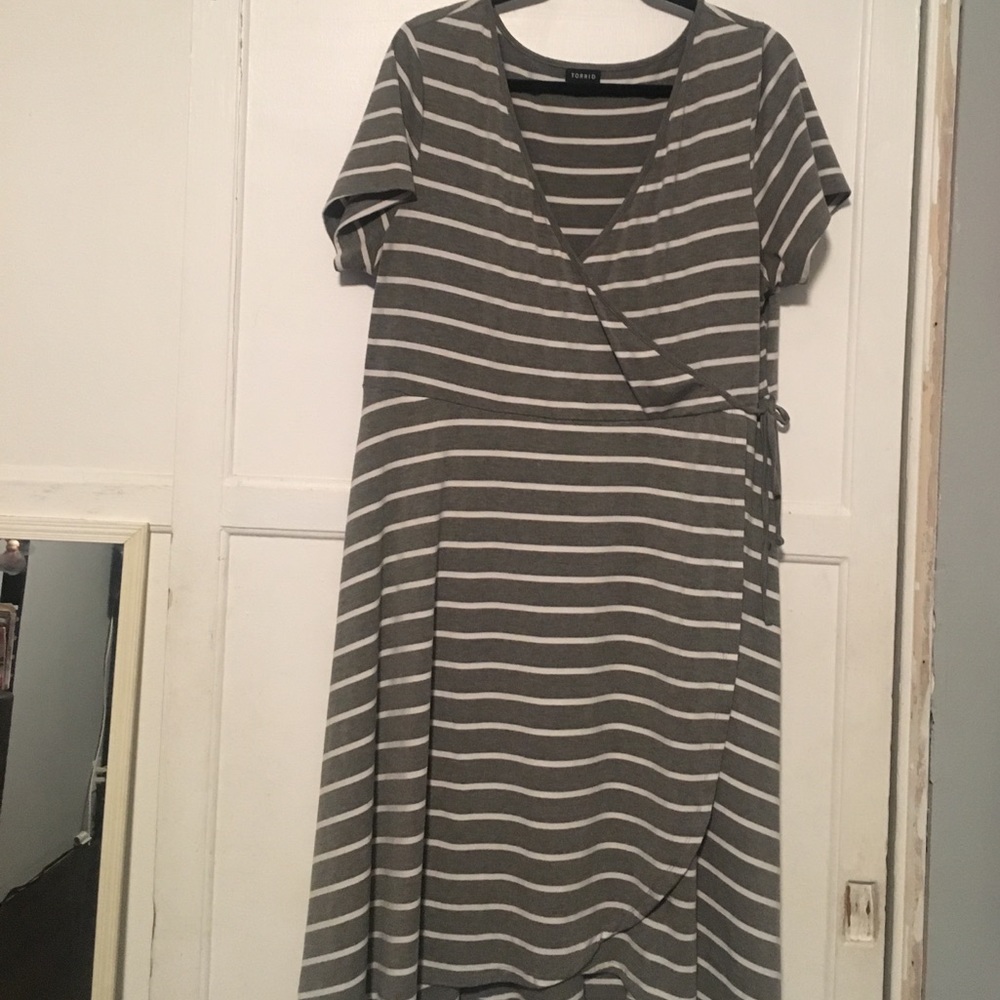 Final price torrid gray and white cotton dress