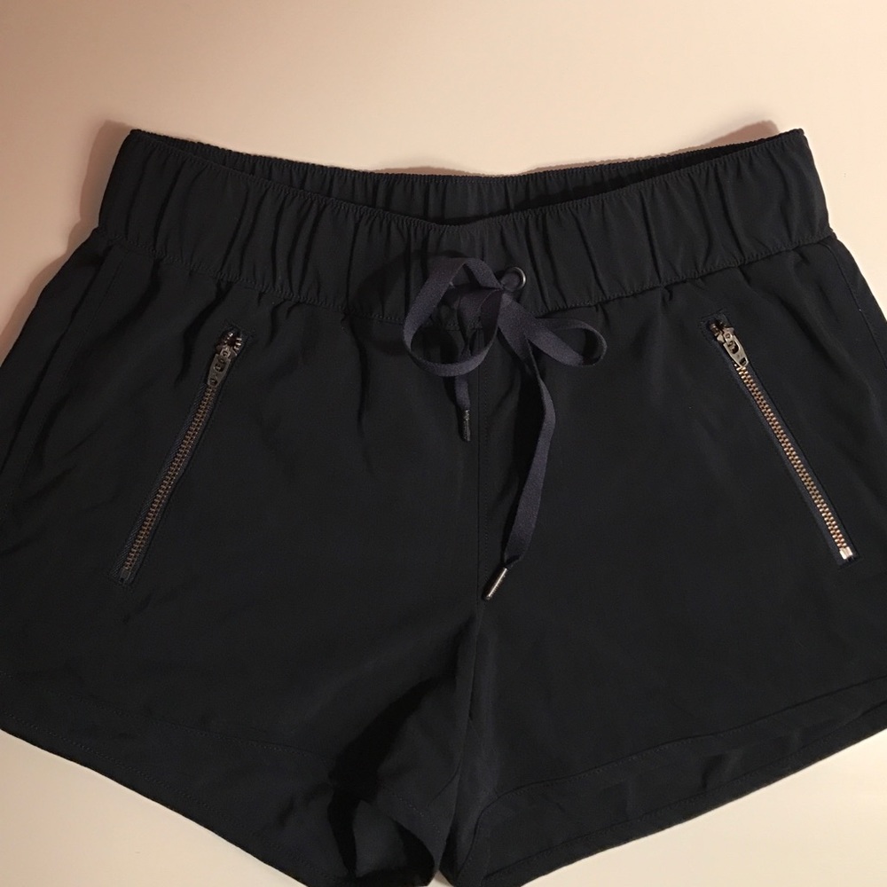 Athleta navy shorts 💙