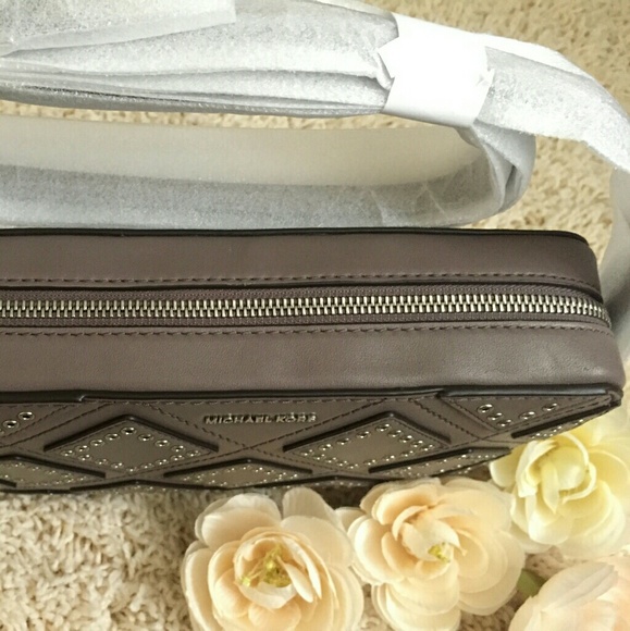 SALE!!! Michael Kors Diamond Grommet - Picture 4 of 5