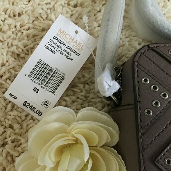 SALE!!! Michael Kors Diamond Grommet - Picture 5 of 5