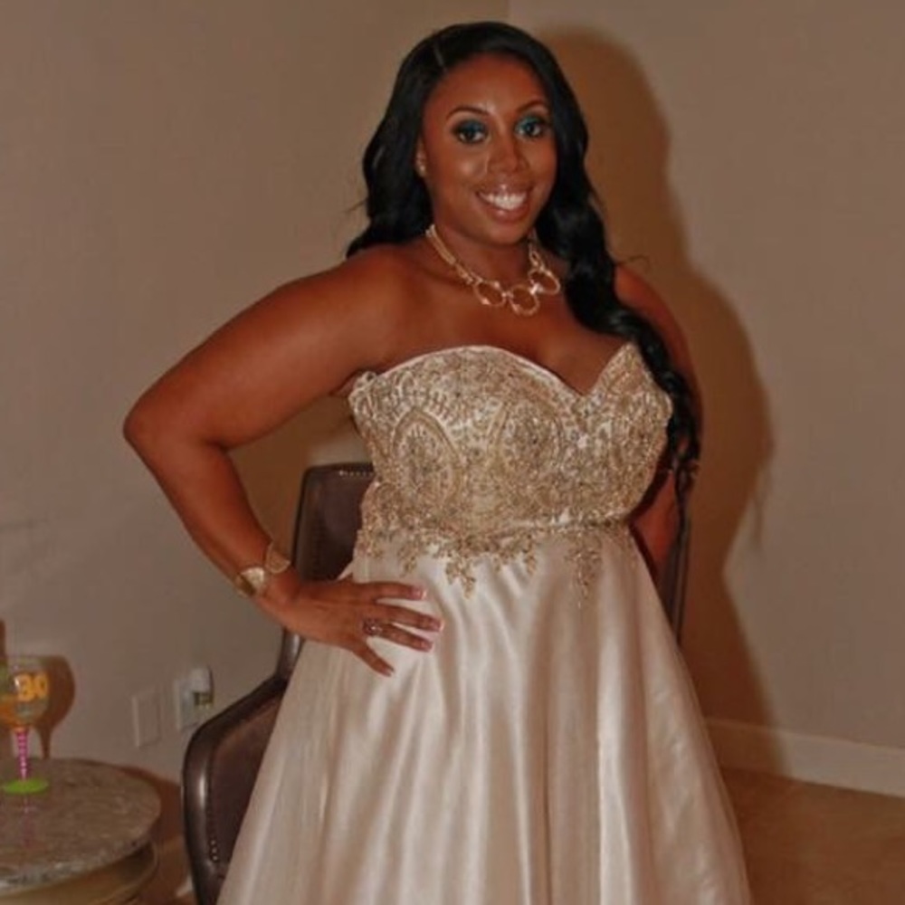 👗Cecily Brown Gold Studded strapless prom dress