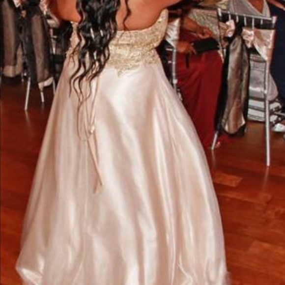 👗Cecily Brown Gold Studded strapless prom dress - Picture 3 of 8