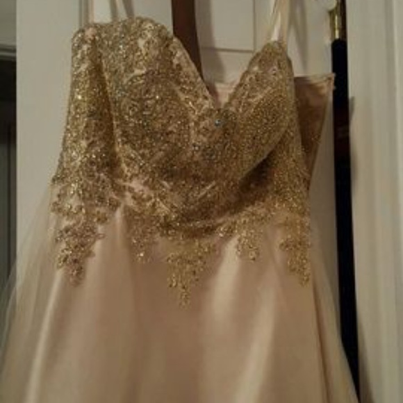 👗Cecily Brown Gold Studded strapless prom dress - Picture 5 of 8
