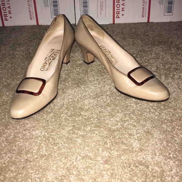 Salvatore Ferragamo Shoes - SALVATORE FERRAGAMO PUMPS SZ 7.5