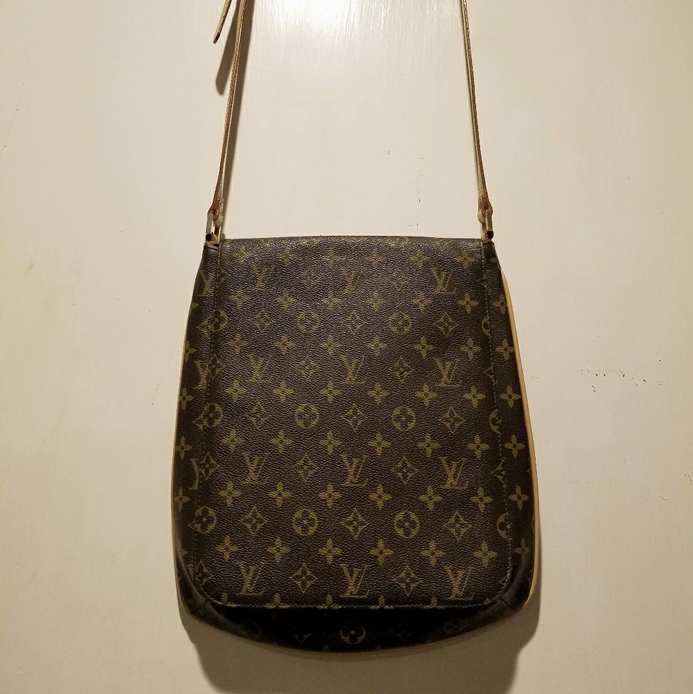 RARE Louis Vuitton messenger