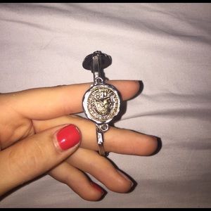 Metal bracelet!! 😊