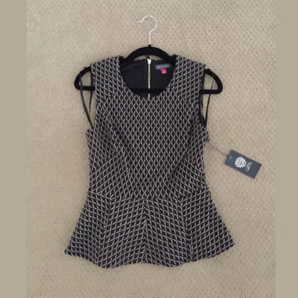SOLD‼️Vince Camuto Top
