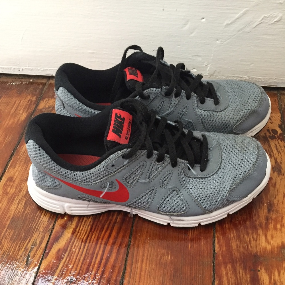 ******SOLD******Boys Nike sneakers!