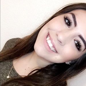 Meet your Posher, Devin