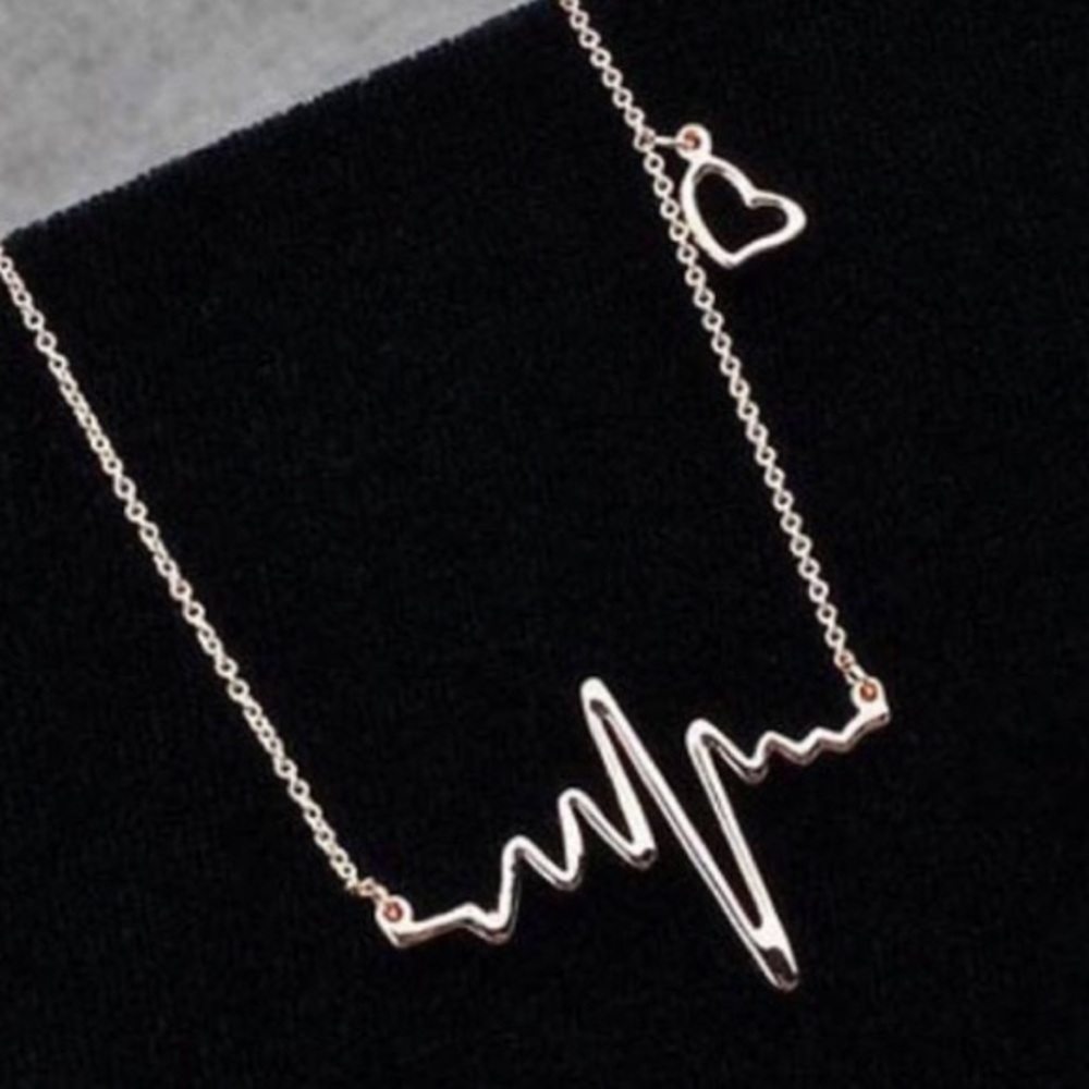 💍🔥HOT ITEM🔥 Silver Heartbeat necklace💍 - Picture 1 of 4