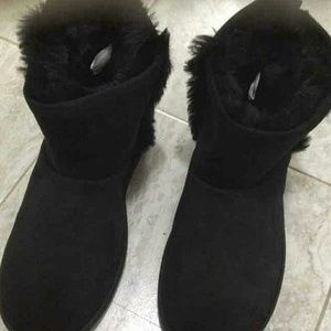 Winter boots size 8
