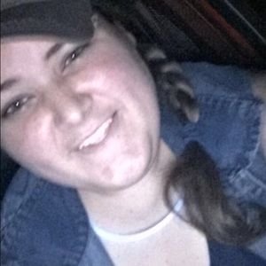 Meet your Posher, Makayla