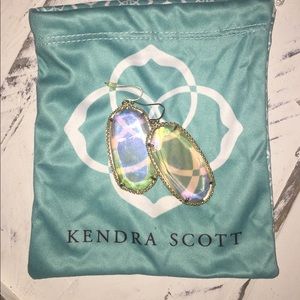 Classic Kendra Scott irredescent Earrings💛