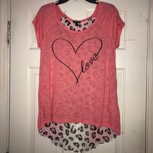 Pink shirt with leopard print back 😍