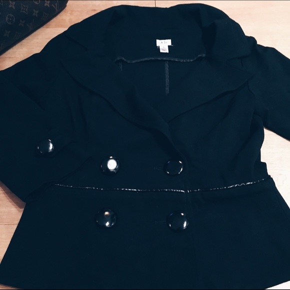 ⚡️FLASH SALE⚡️ EUC Cache Double Breasted Blazer Jacket w/Patent Leather Piping - Picture 3 of 5