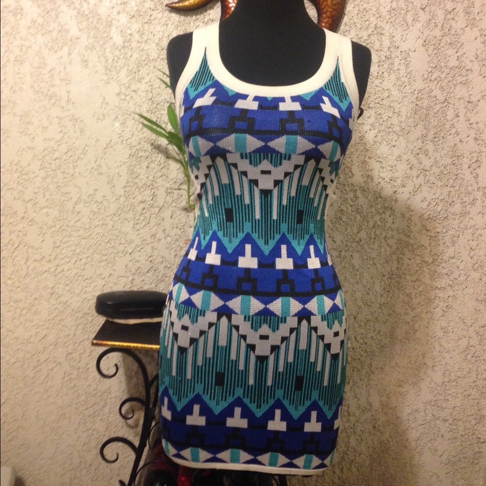 Bebe super cute tribal print mini dress