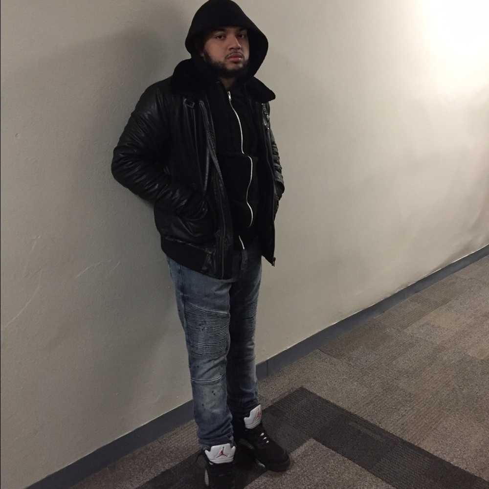 Meet your Posher, Luis