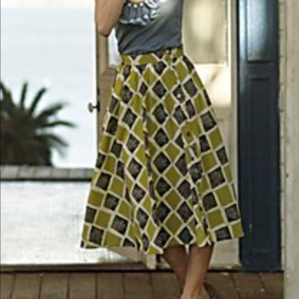 Edme & Esyllte "shifting buttons" skirt size 2