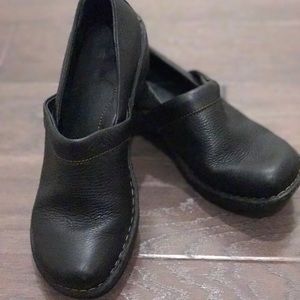 BORN clogs