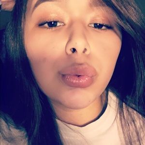 Meet your Posher, Corine