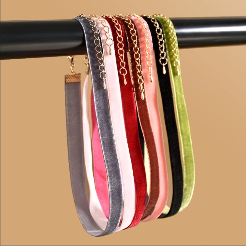 Velvet chokers set