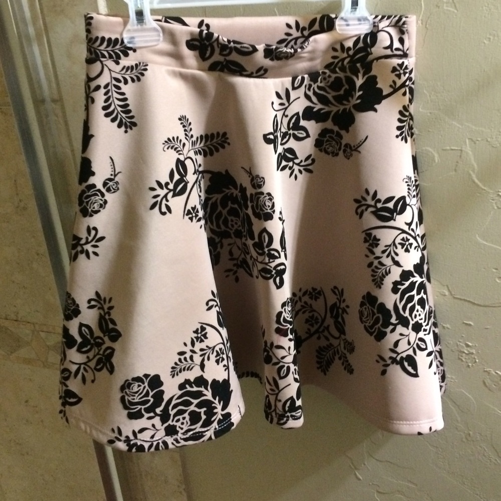 Velvet floral printed skirt