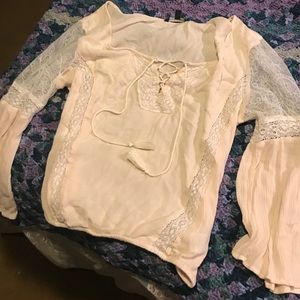 American Eagle top with bell sleeves