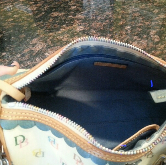 Dooney &Bourke handbag - Picture 2 of 3