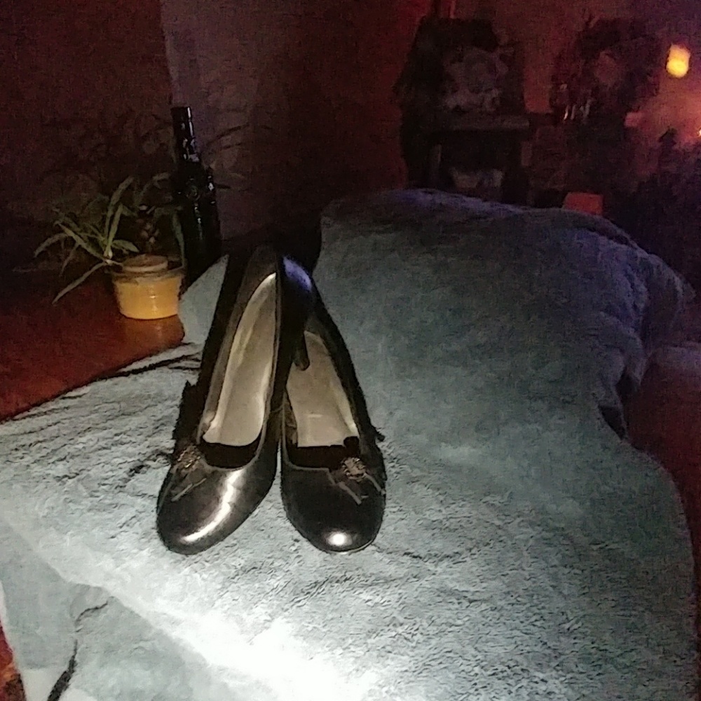 Ladies pumps
