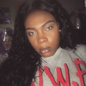 Meet your Posher, Alyssa