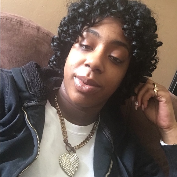 Meet your Posher, Shyiane - Picture 1 of 1