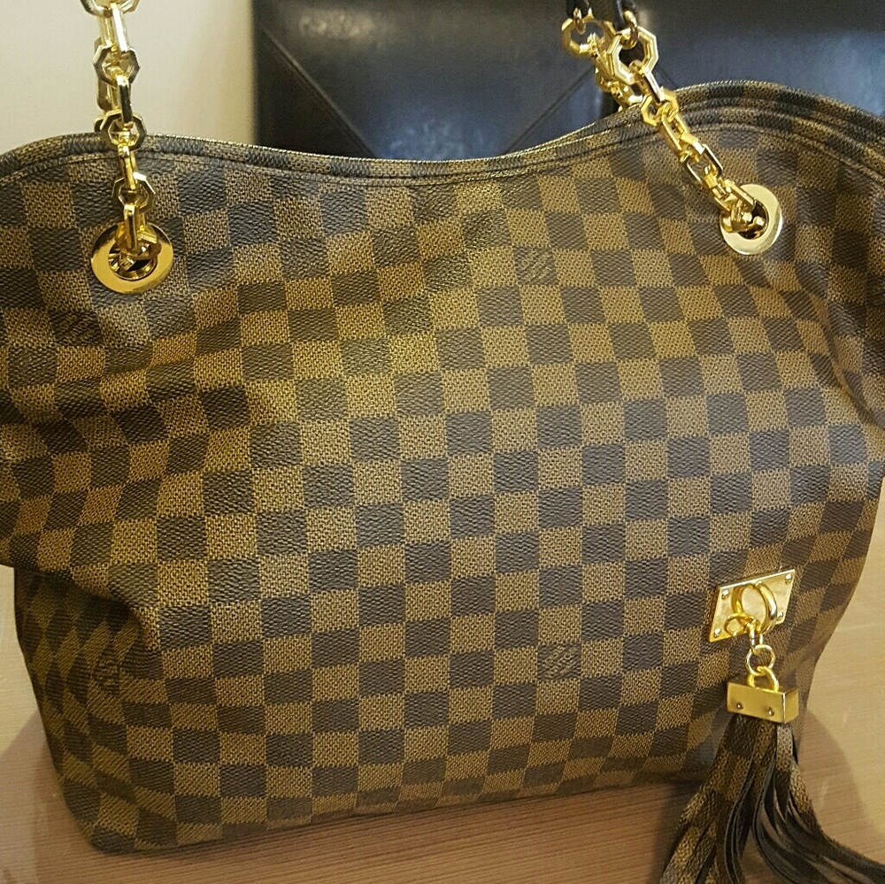 Louis vuitton handbag