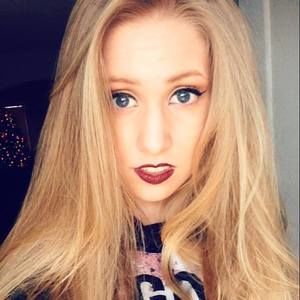 Meet your Posher, Julianna