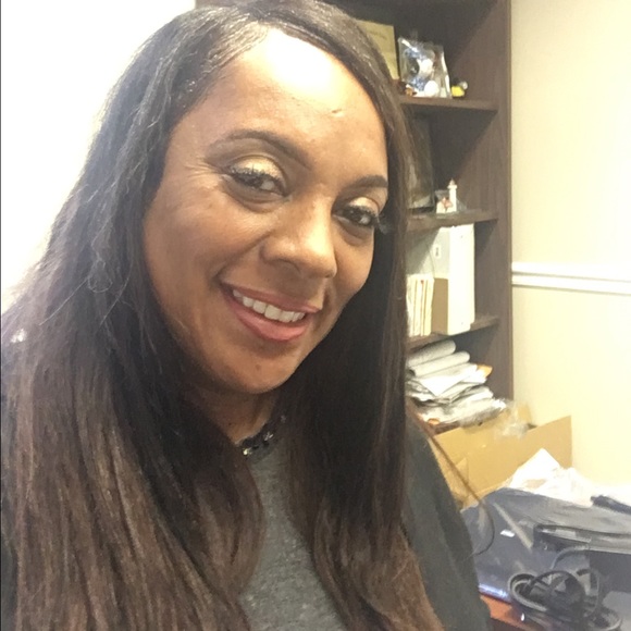 Meet your Posher, Dierdra - Picture 1 of 1