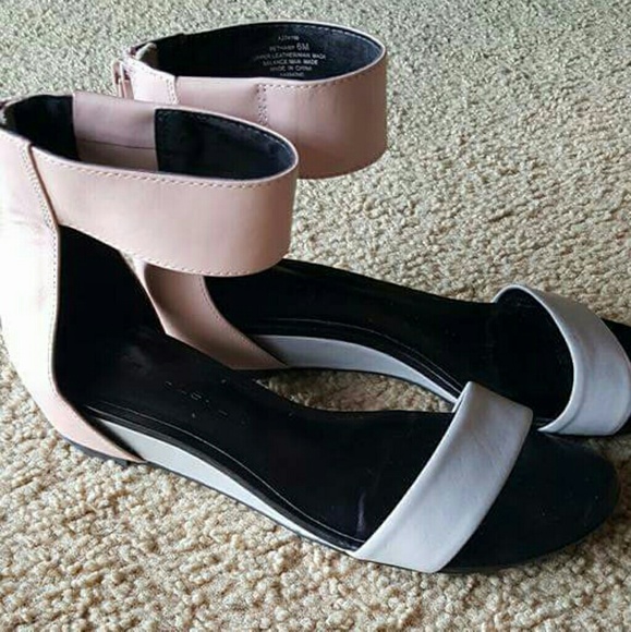 Wedge sandals - Picture 2 of 3