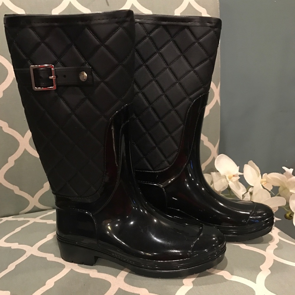 Modern rush rain boots