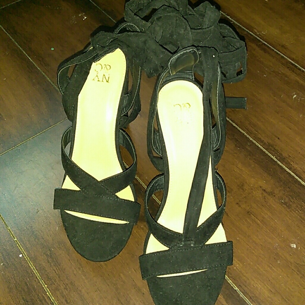 Black suede tie up newyorkandcompany chunky heel